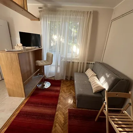 One Bedroom In A Quiet Neighborhood